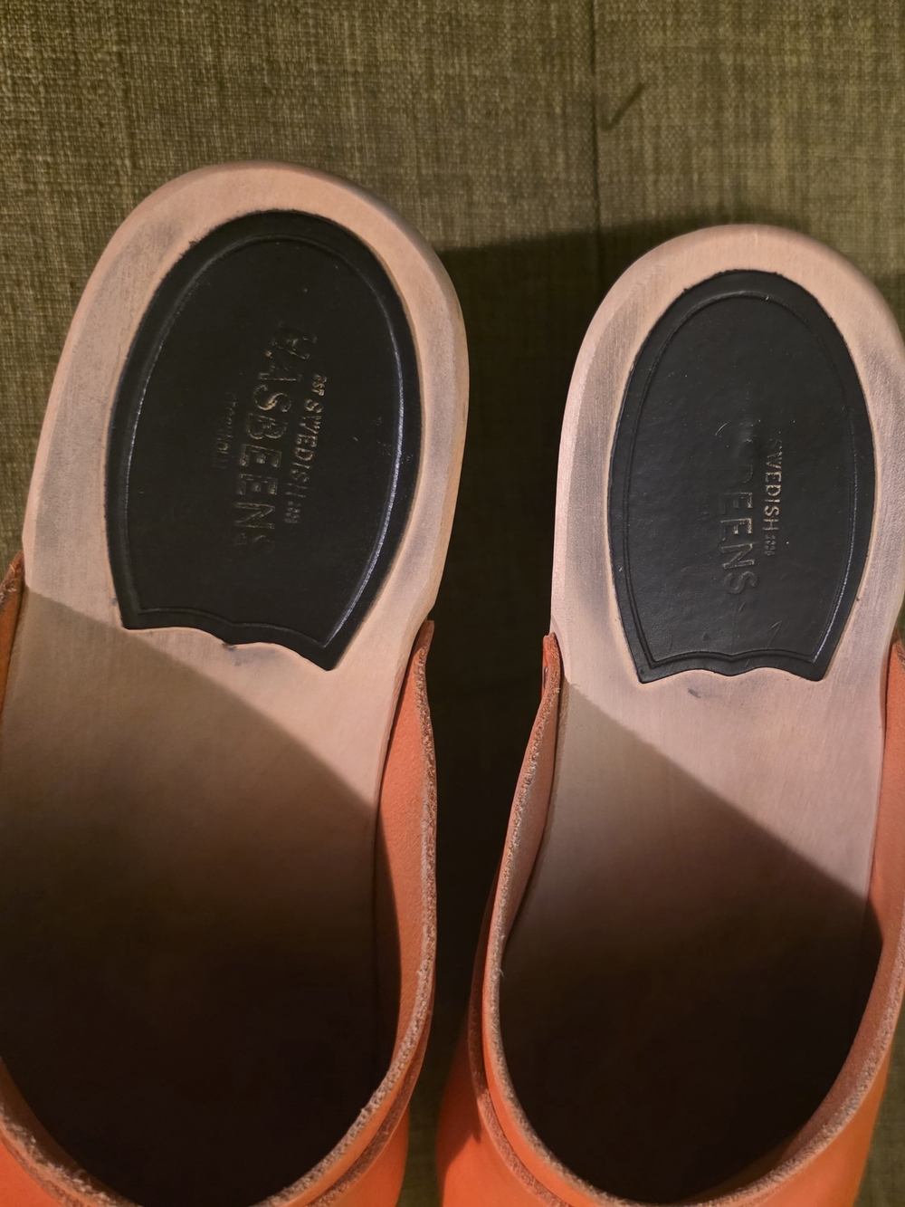 Swedish Hasbeens Orange Leather Clogs - Picture 6 of 9